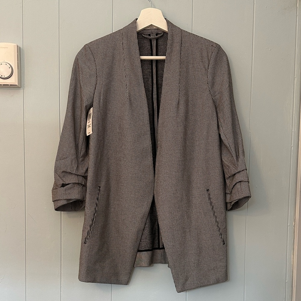 Babaton Power Blazer – Size 2 – BNWT